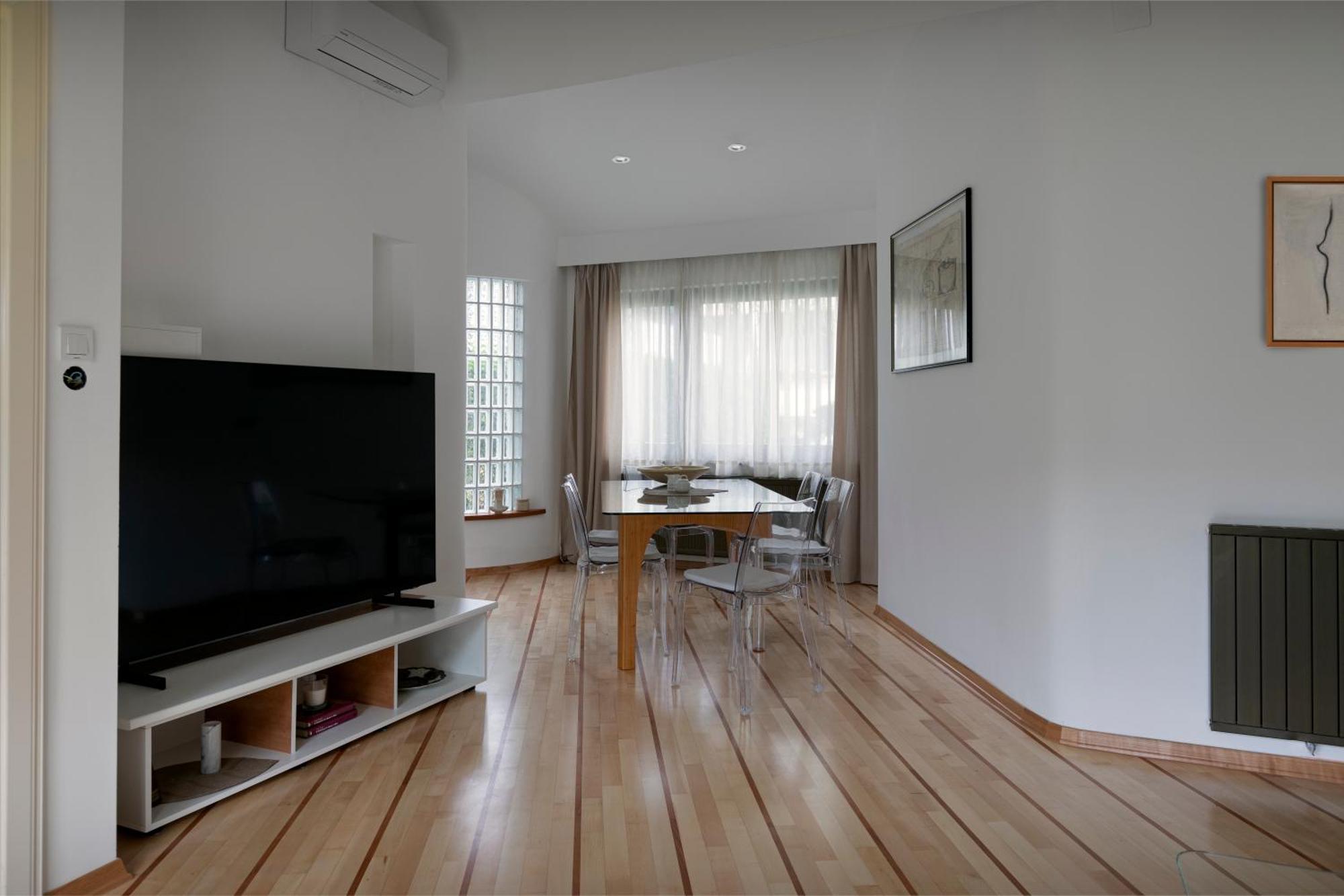 Mach Apartment *