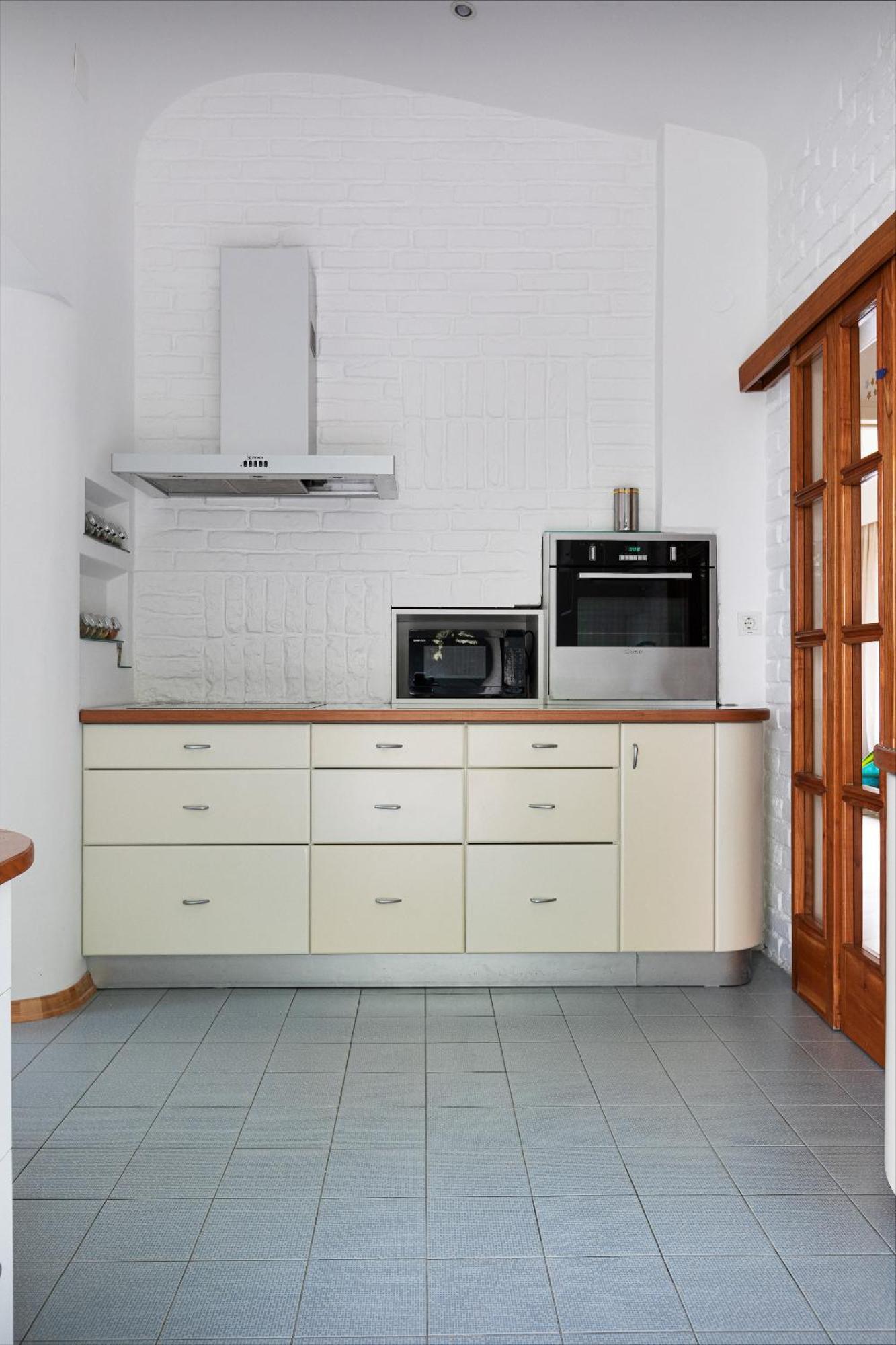 Mach Apartment