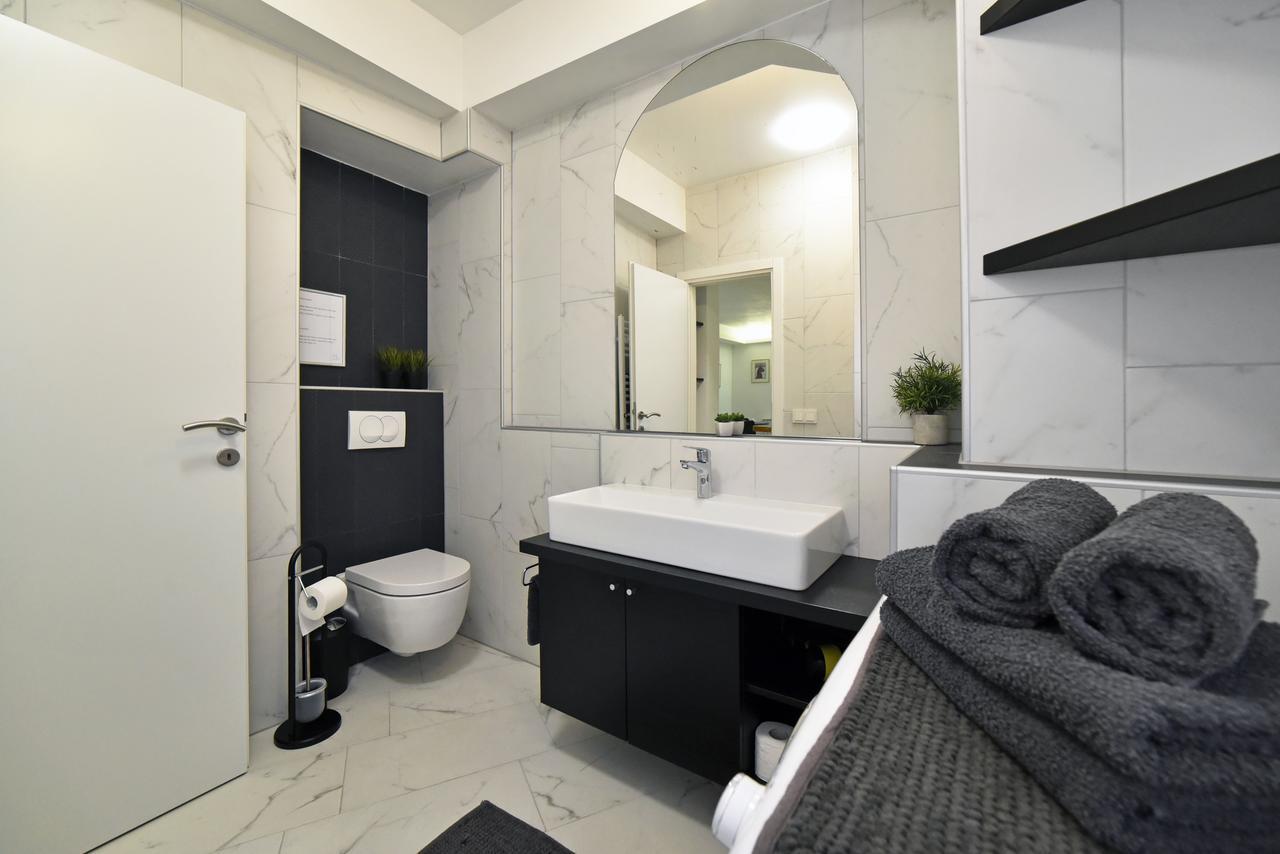 Mach Apartment *